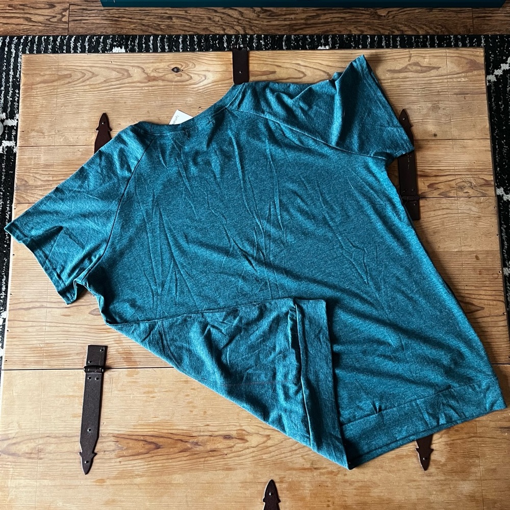 NWT Women’s Top w/ Pockets